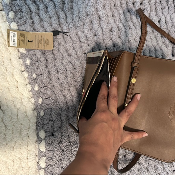 Authentic comes with a dust bag - Picture 5 of 7